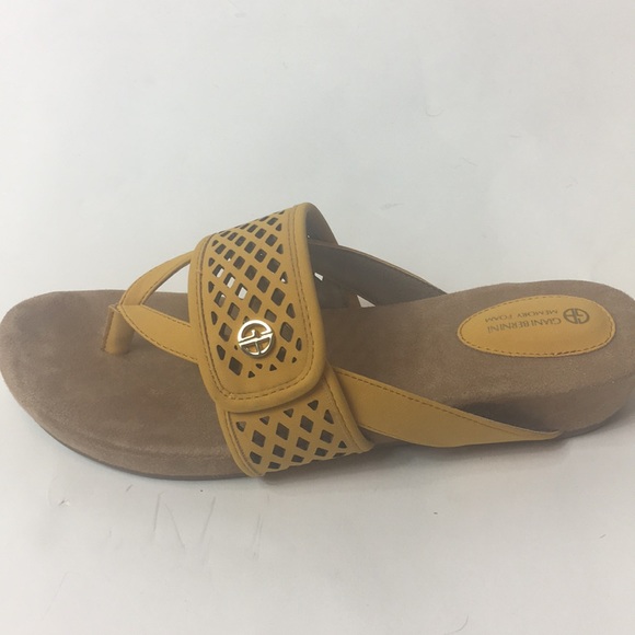 Giani Bernini Releigh Thong Yellow Sandal NIB - Picture 4 of 7
